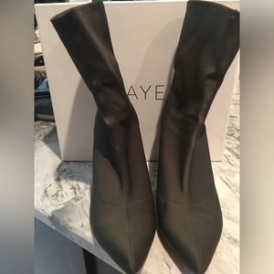 Women’s Pullon Stable Raye Boots, Color Jupiter